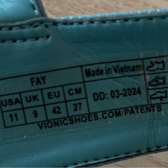 Vionic Women's Teal Sandals - Picture 6 of 6